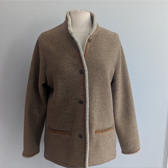 Woolrich Jackets & Blazers - Vintage Women's Woolrich Jacket Large Sherpa Tan Camel